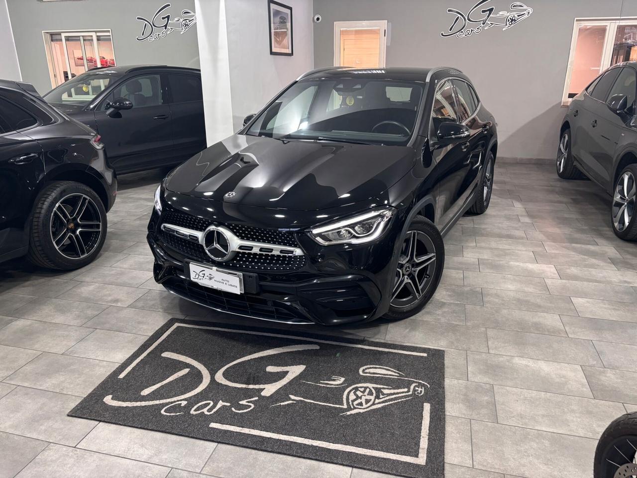 MERCEDES-BENZ GLA200D PREMIUM AMG MULTICOLOR LED-NAVI