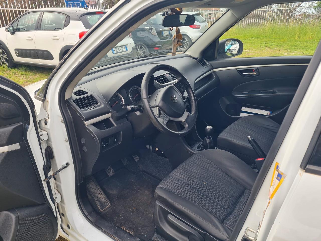 Suzuki Swift 1.3 DDiS 5P B-Top Bi-Color