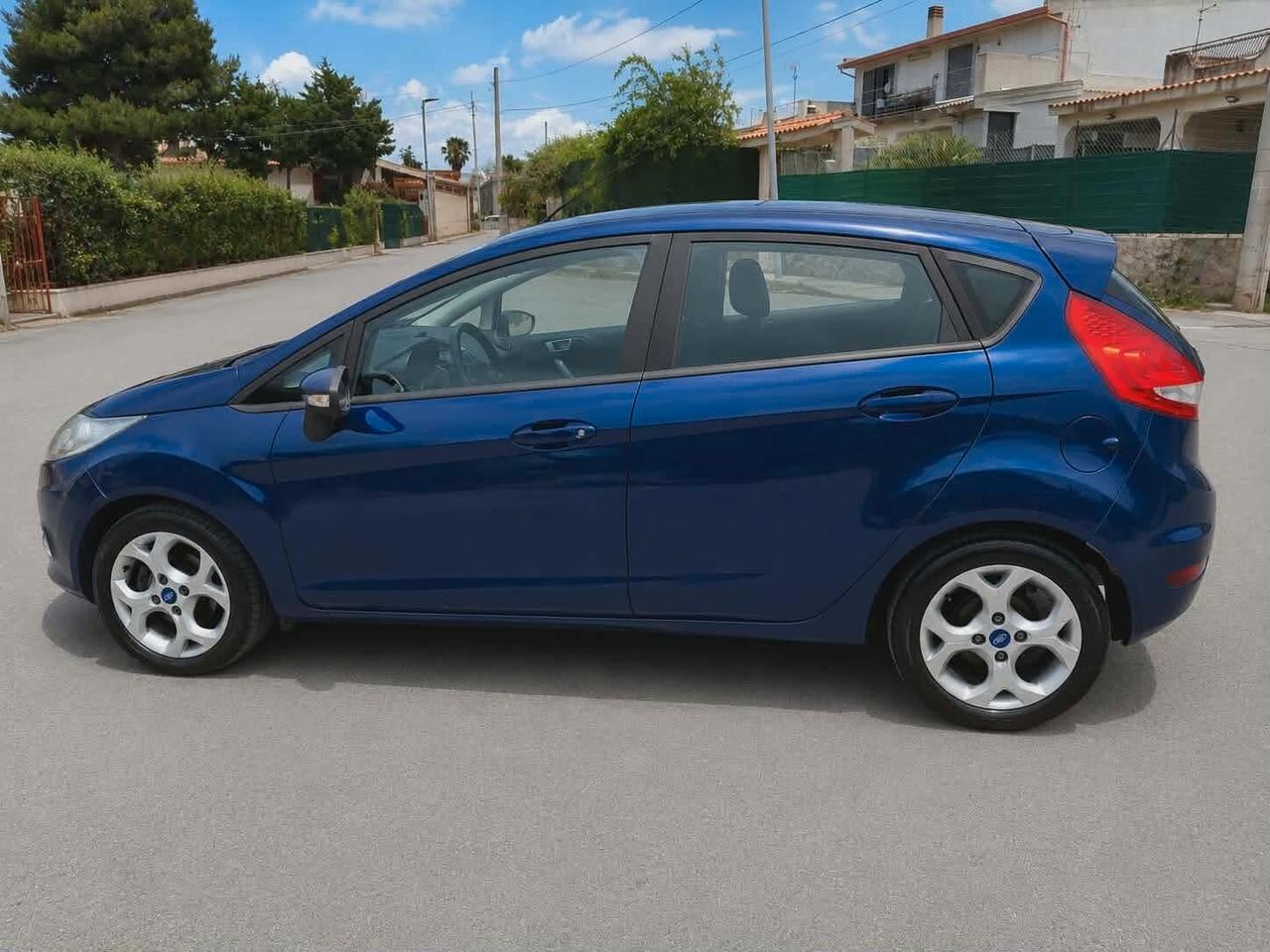 Ford Fiesta 1.4 TDCi 70 CV Ikon – PARI AL NUOVO