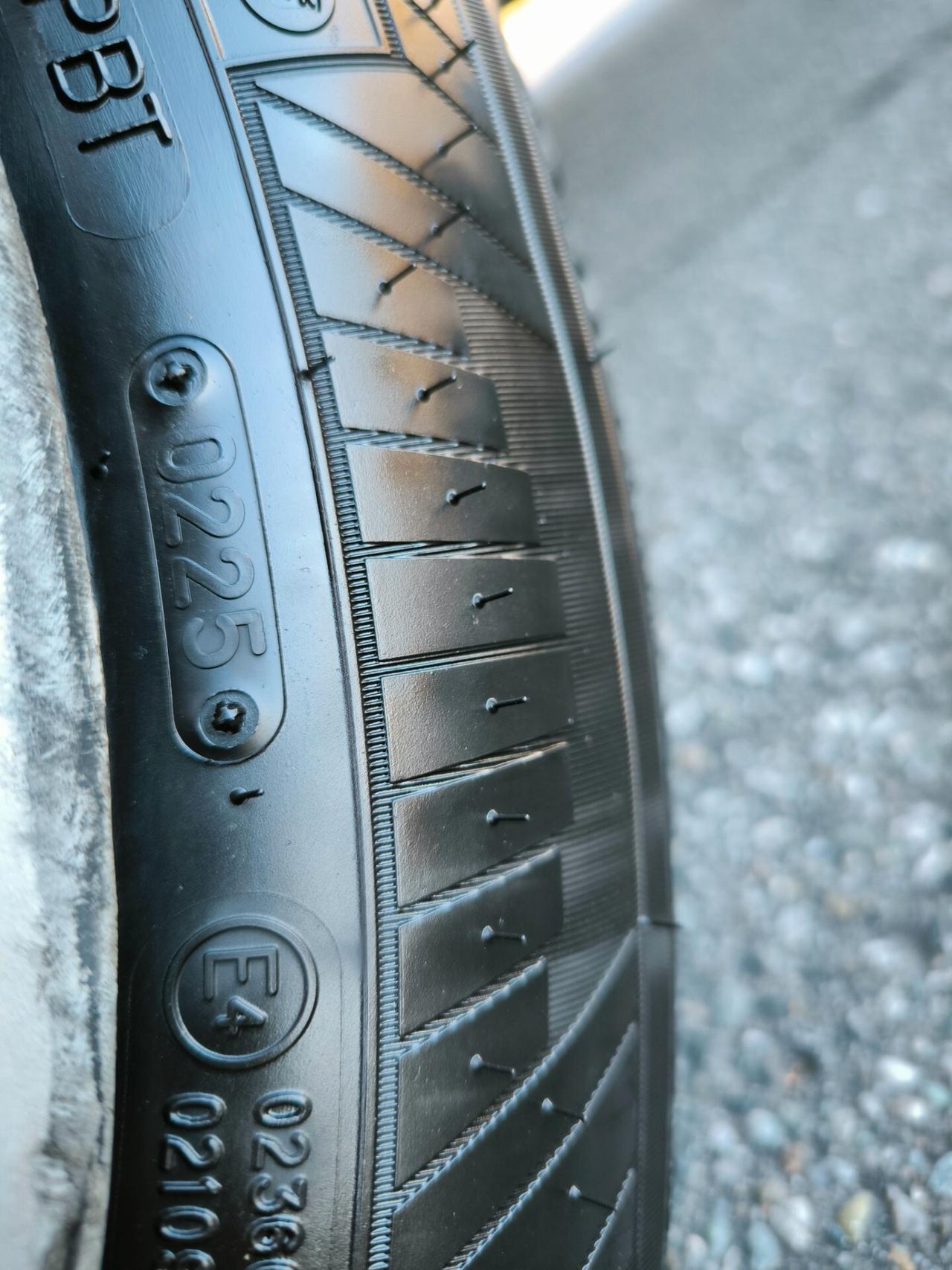 Toyota Yaris 1.0i 16V cat 5 porte Sol