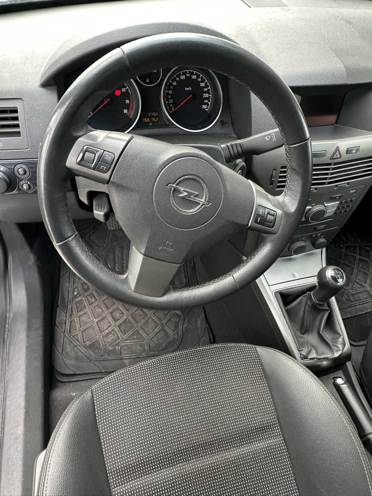 Opel Astra 1.6 16V Twinport 5 porte Cosmo