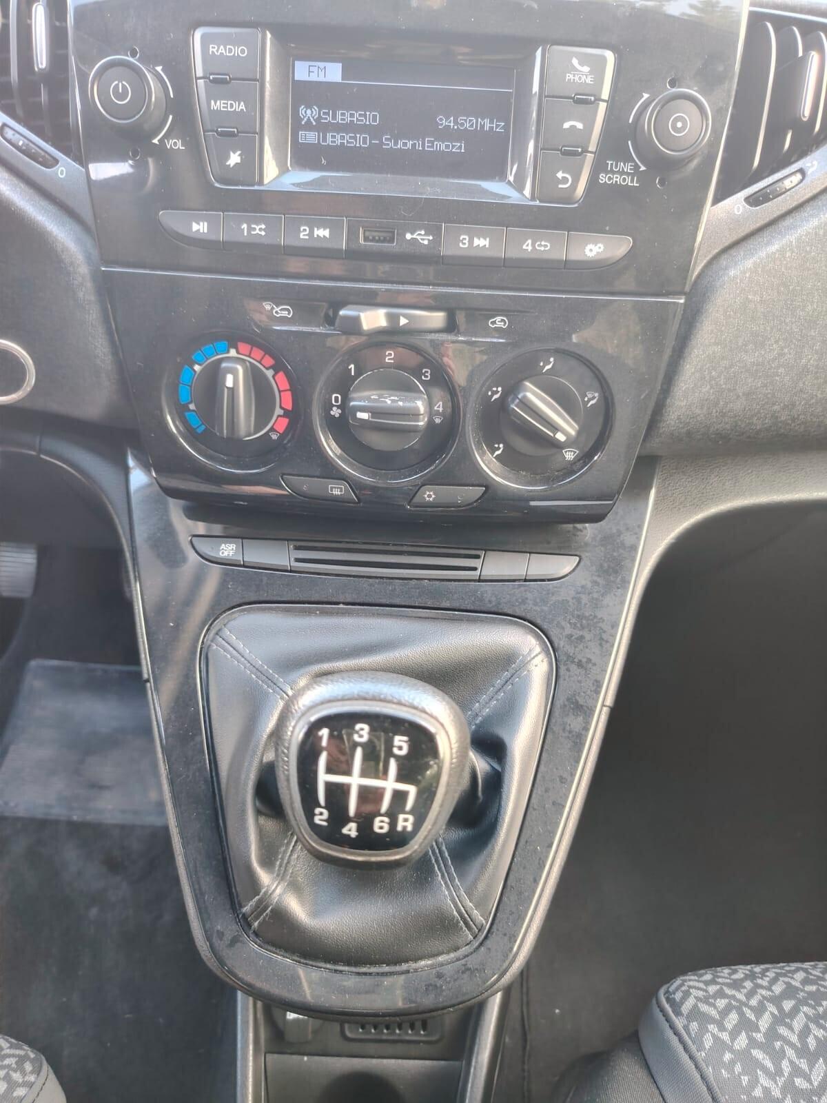 Lancia Ypsilon 1.0 FireFly 5 porte S&S Hybrid Ecochic Gold