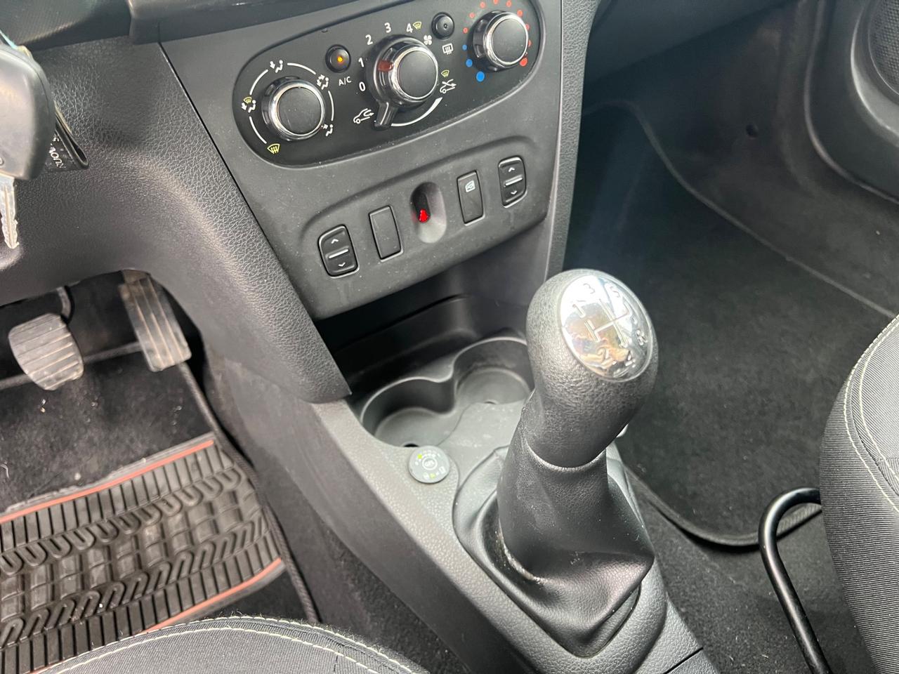 Dacia Logan 0.9 TurboGPL Lauréate permute rate garanzia