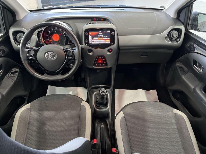 Toyota Aygo Connect 1.0 VVT-i 72 CV 5 porte x-play