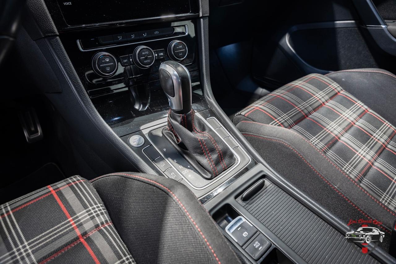 Volkswagen Golf GTI Performance 2.0 245 CV TSI DSG 5p. BMT