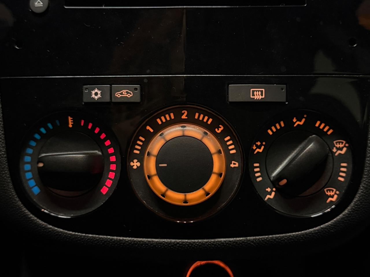SPETTACOLARE OPEL CORSA 111 ANNIVERSARIO CON 72.498 KM