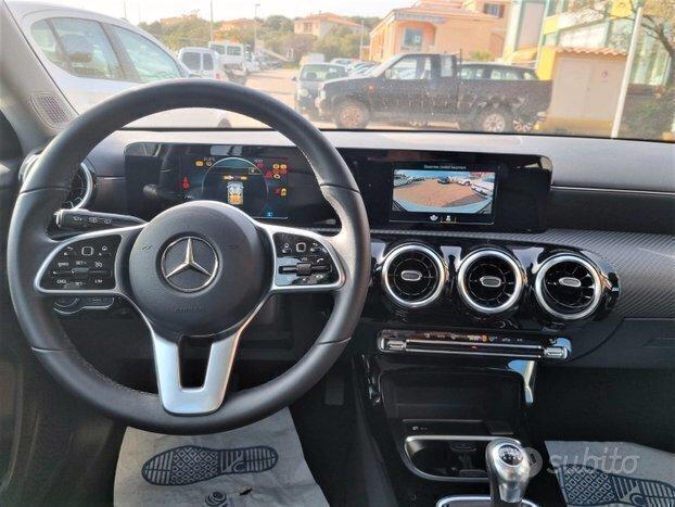 Mercedes-Benz CLASSE A 180 Premium 116CV