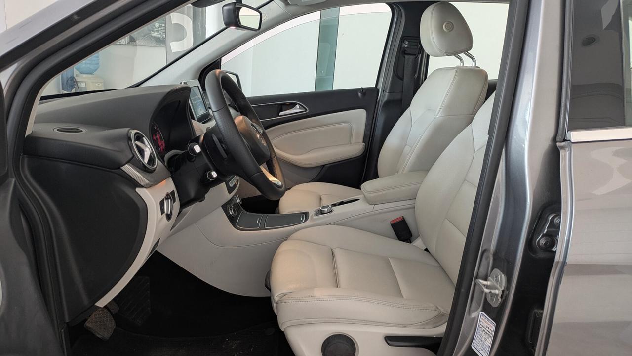 Mercedes-benz B 180 B 180 d Automatic AMG Line Advanced Plus