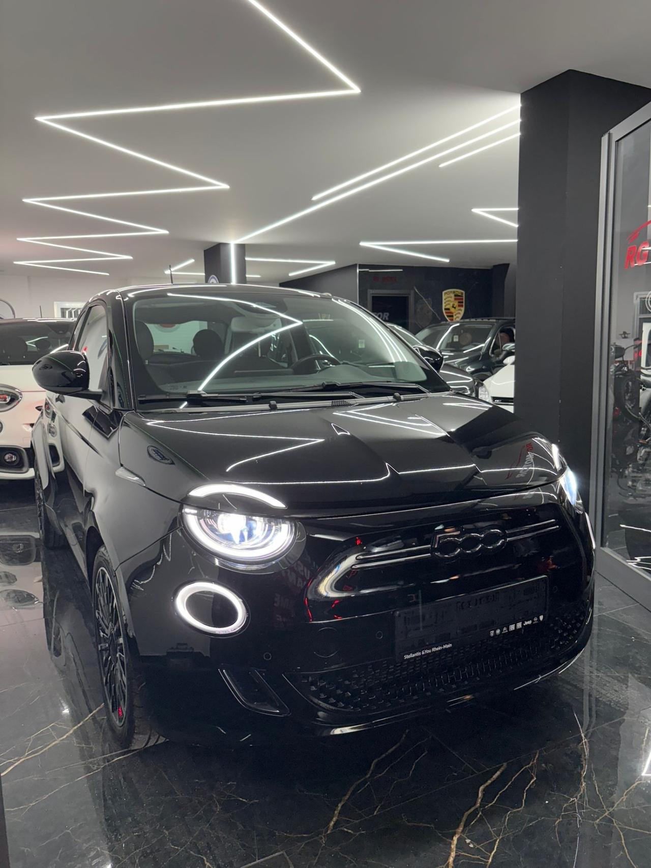 Fiat 500 500e Berlina 42 kWh La Prima