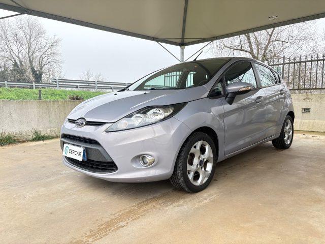 FORD Fiesta 1.4 TDCi 70CV 5 porte Titanium OK NEOPATENTATI