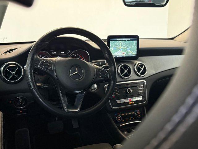 MERCEDES-BENZ GLA 200 d Automatic 4Matic Sport