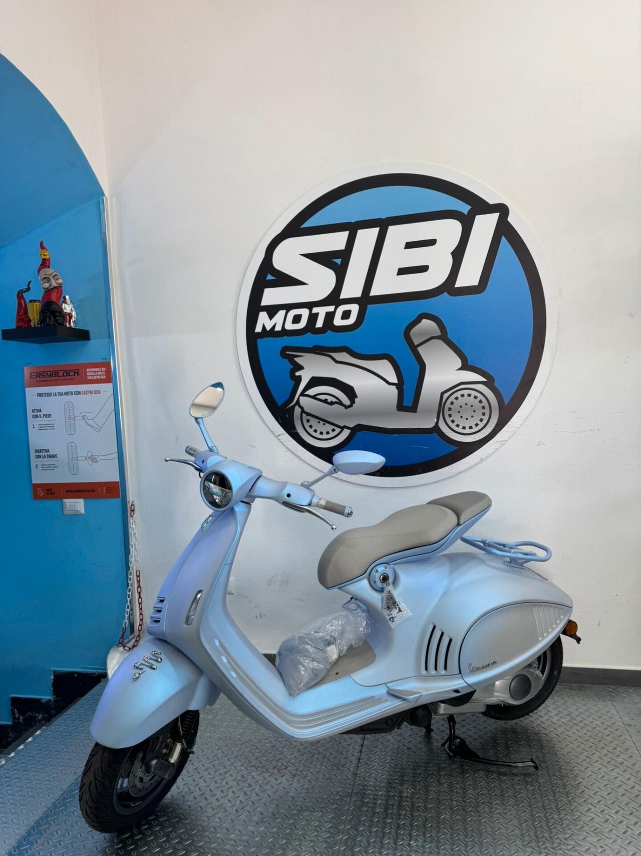 Vespa 946