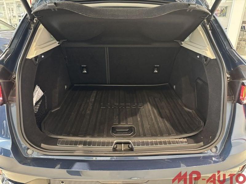 Lynk & Co 01 01 PHEV