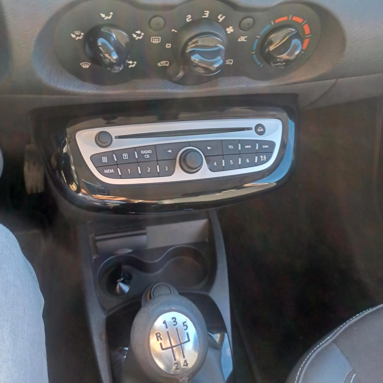 144.118KM TWINGO 1.2 PER NEOPATENTATI