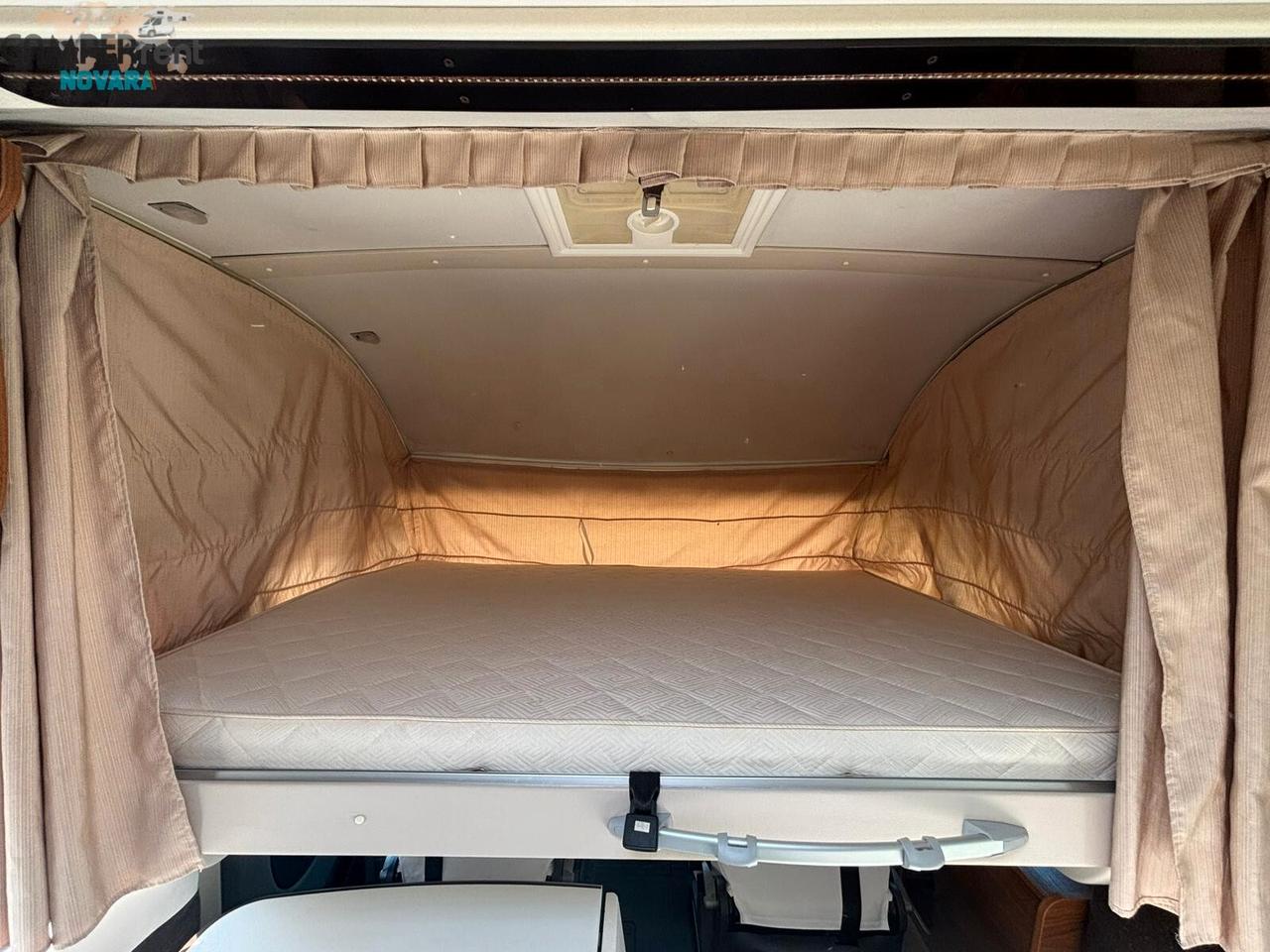ELNAGH MAGNUM 81G - motorhome con letto nautico in coda e maxi garage