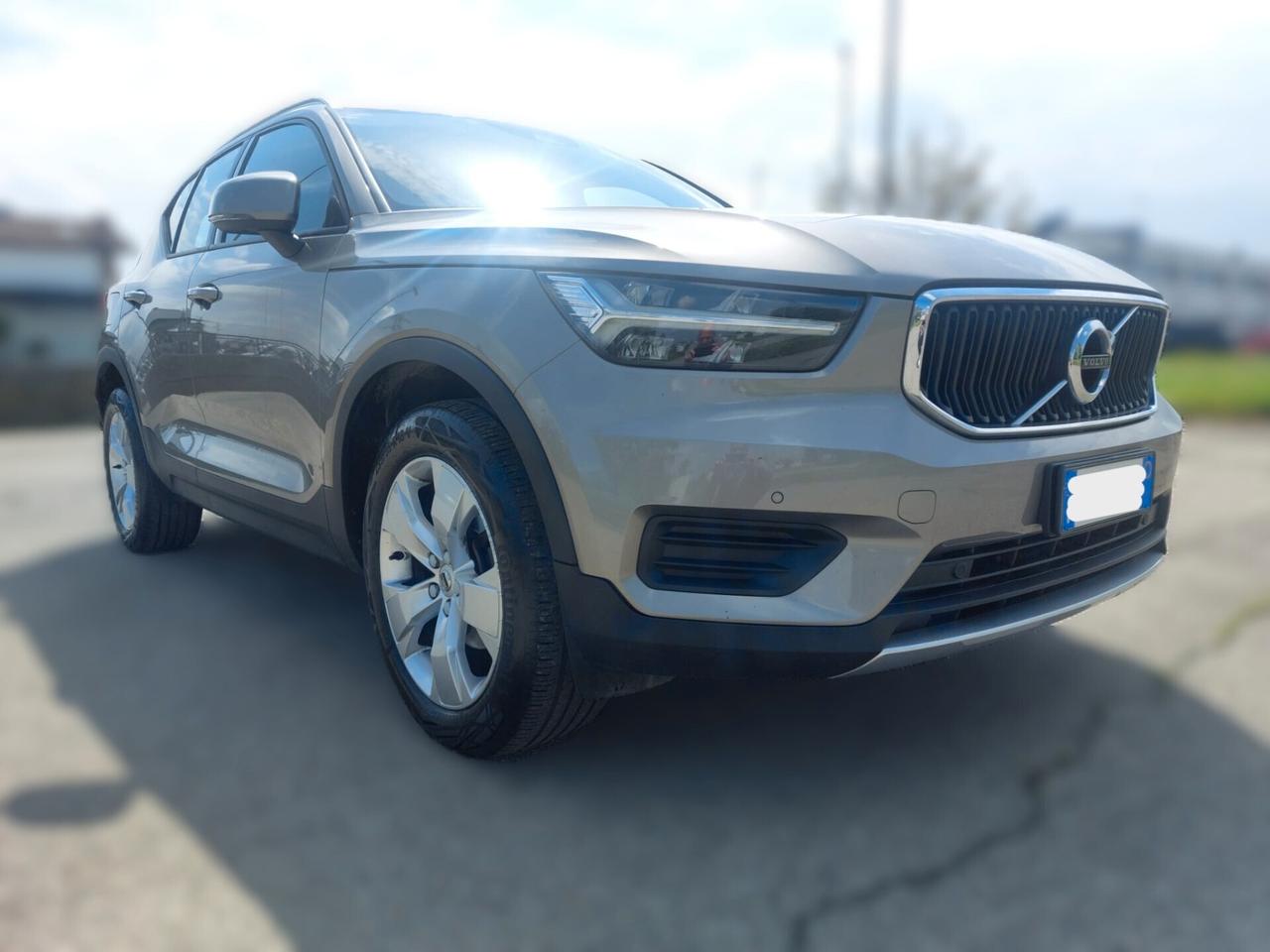 Volvo XC40 T2 Geartronic Momentum Pro