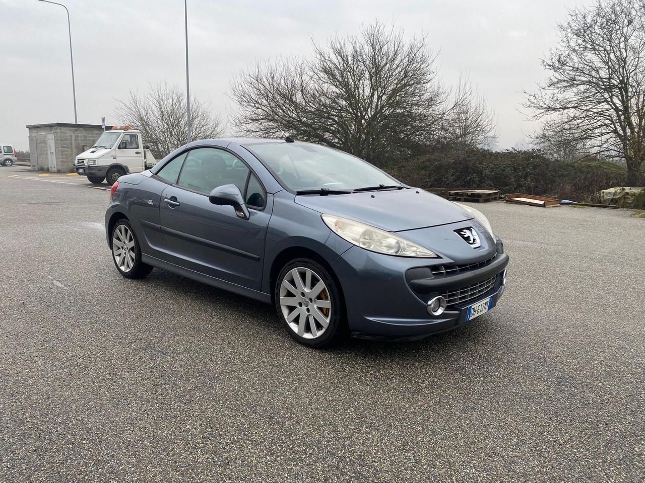 Peugeot 207 1.6 VTi 120CV CC Féline