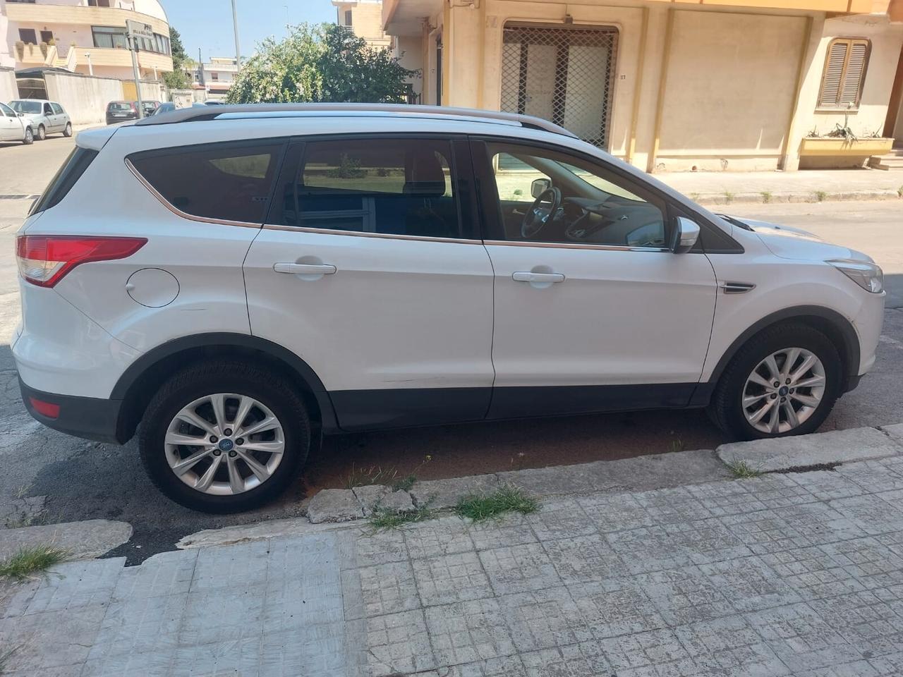 Ford Kuga TDCI 120 CV Titanium *PELLE *CAMERA