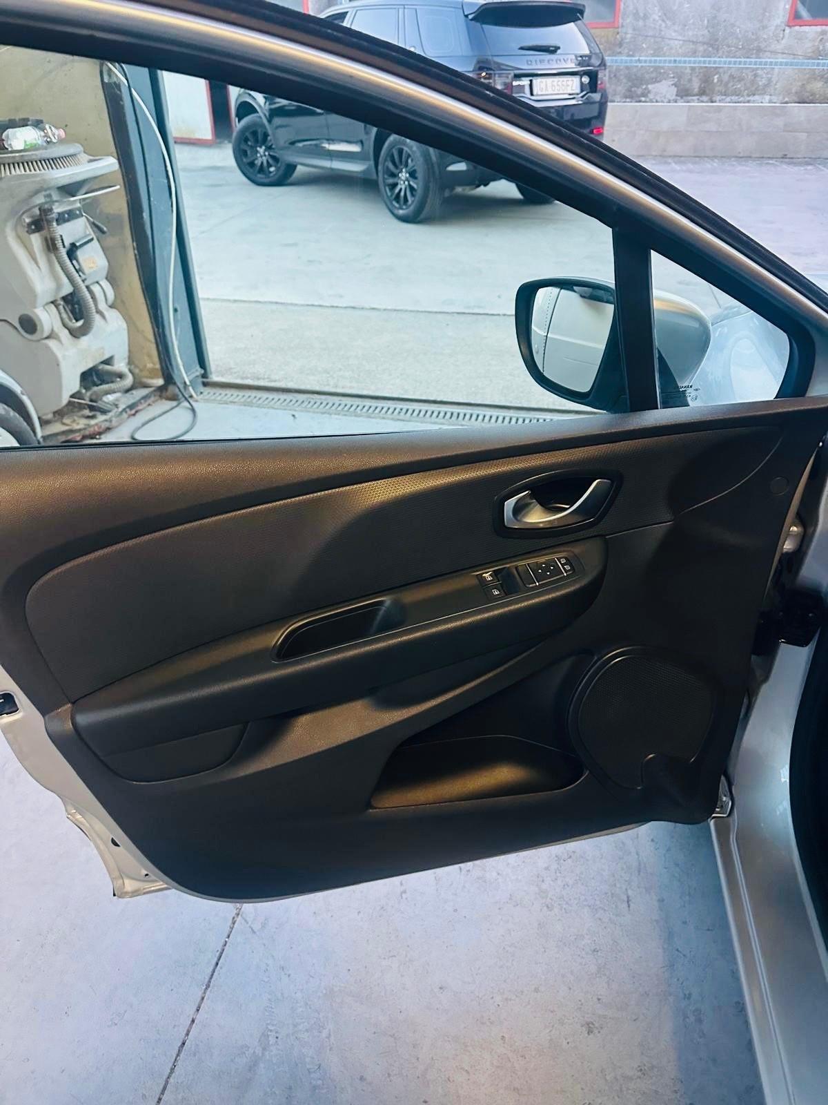 Renault Clio 1.2 75 CV 5 porte Duel2