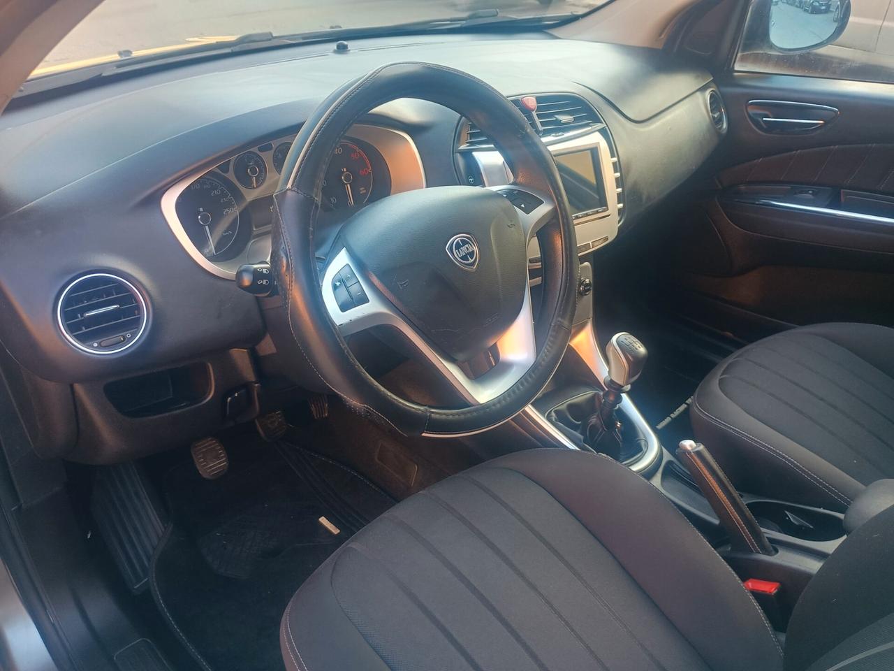 Lancia Delta 1.6 MJT DPF Argento