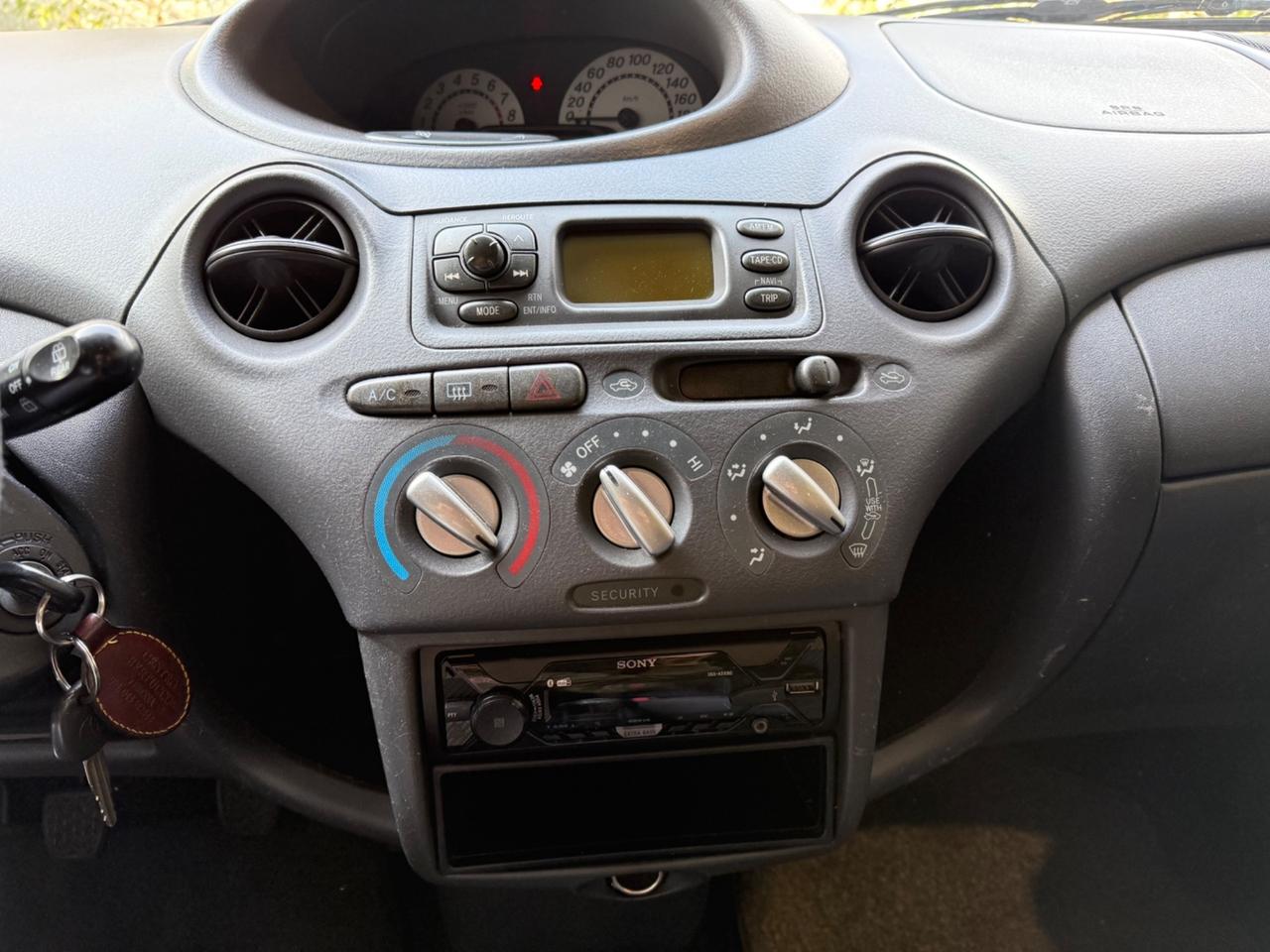 Toyota Yaris T sport guidabile da neopatentati