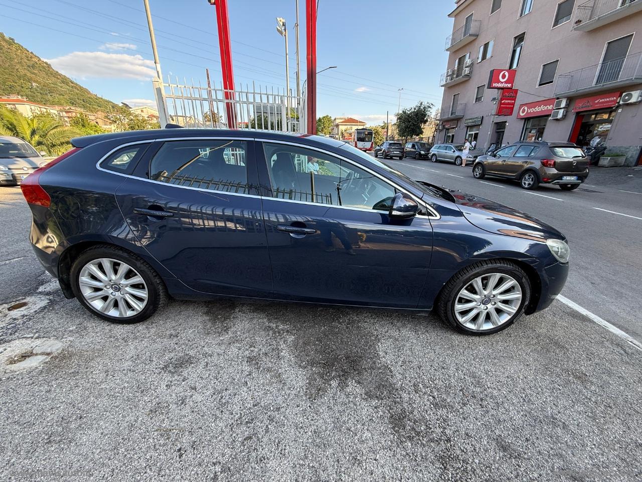 VOLVO V40 D2 1.6 Momentum