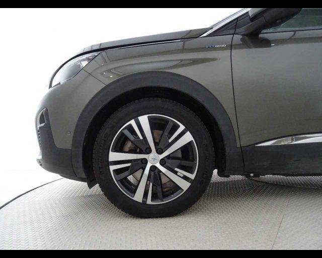 PEUGEOT 3008 Hybrid 225 e-EAT8 Allure