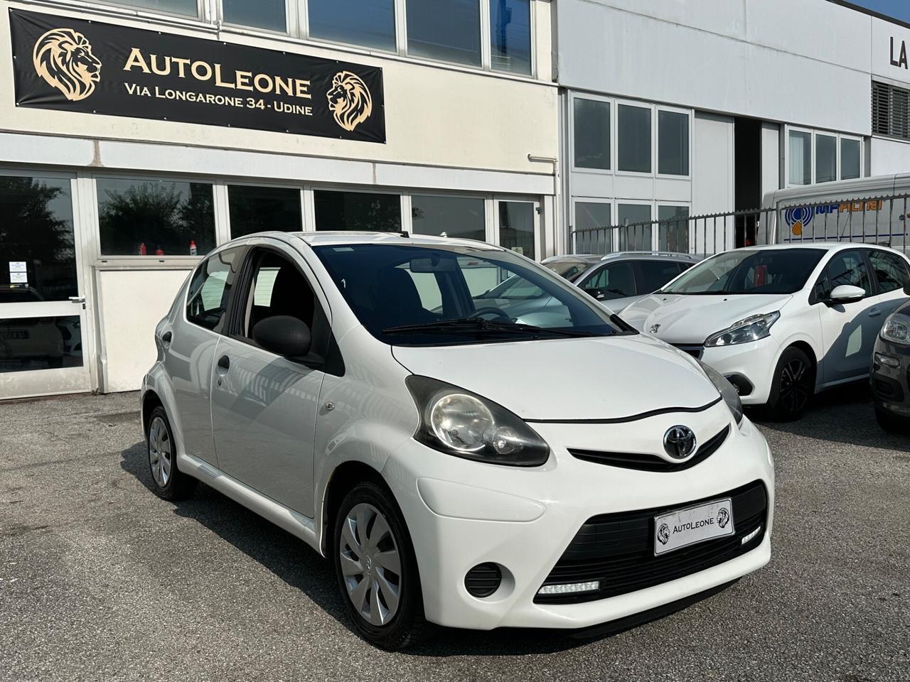 Toyota Aygo 1.0 12V VVT-i 5 porte Lounge Connect MMT