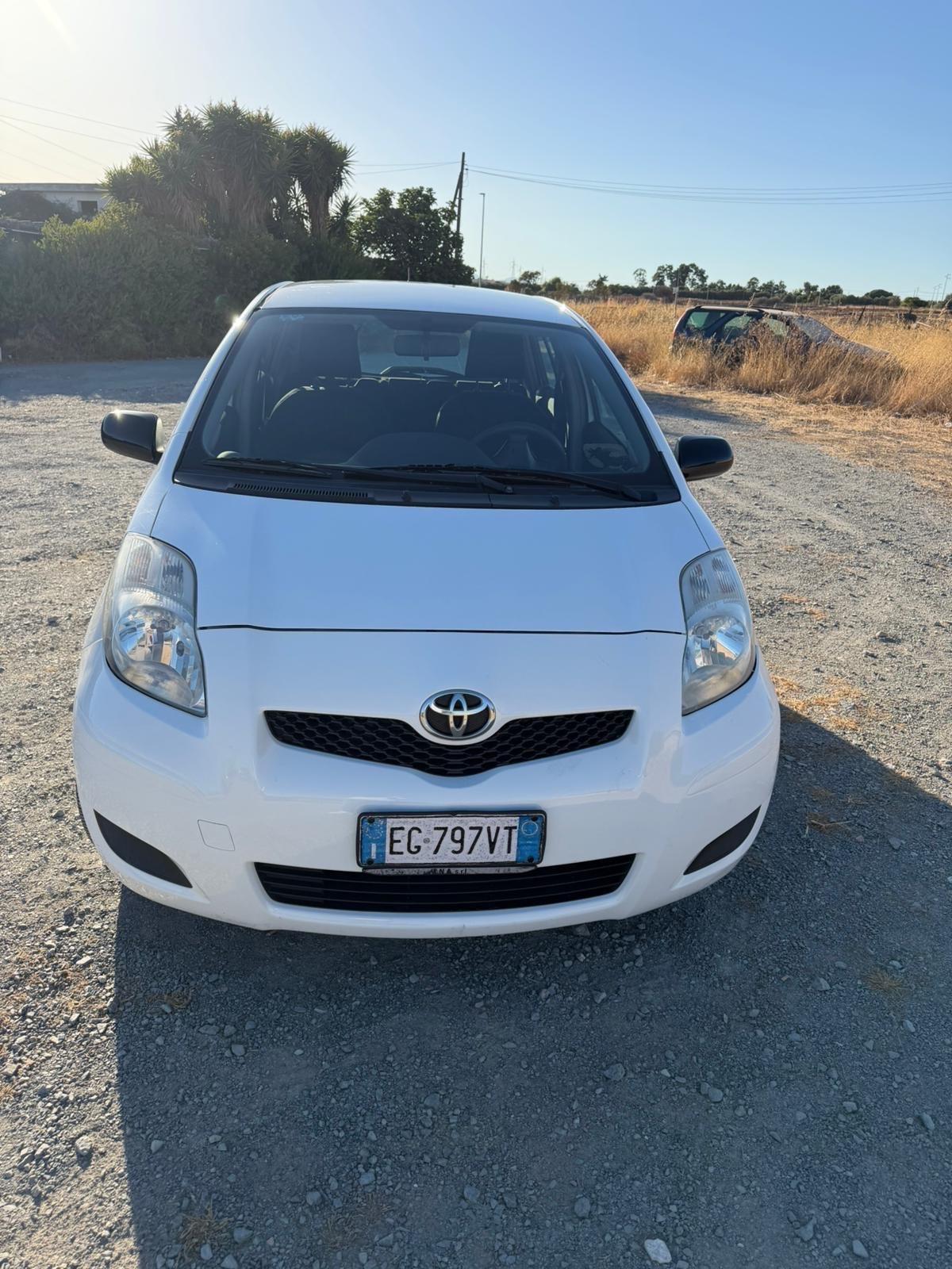 Toyota Yaris 1.0 Benzina- Neopatentati- 5 Porte