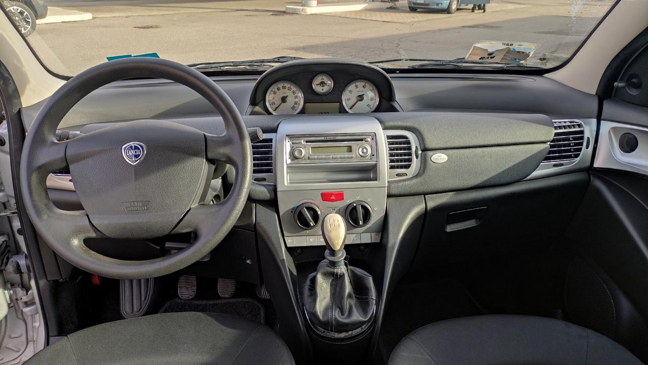 Lancia Ypsilon 1.2 soli 62000km NEOPATENTATI - 2009