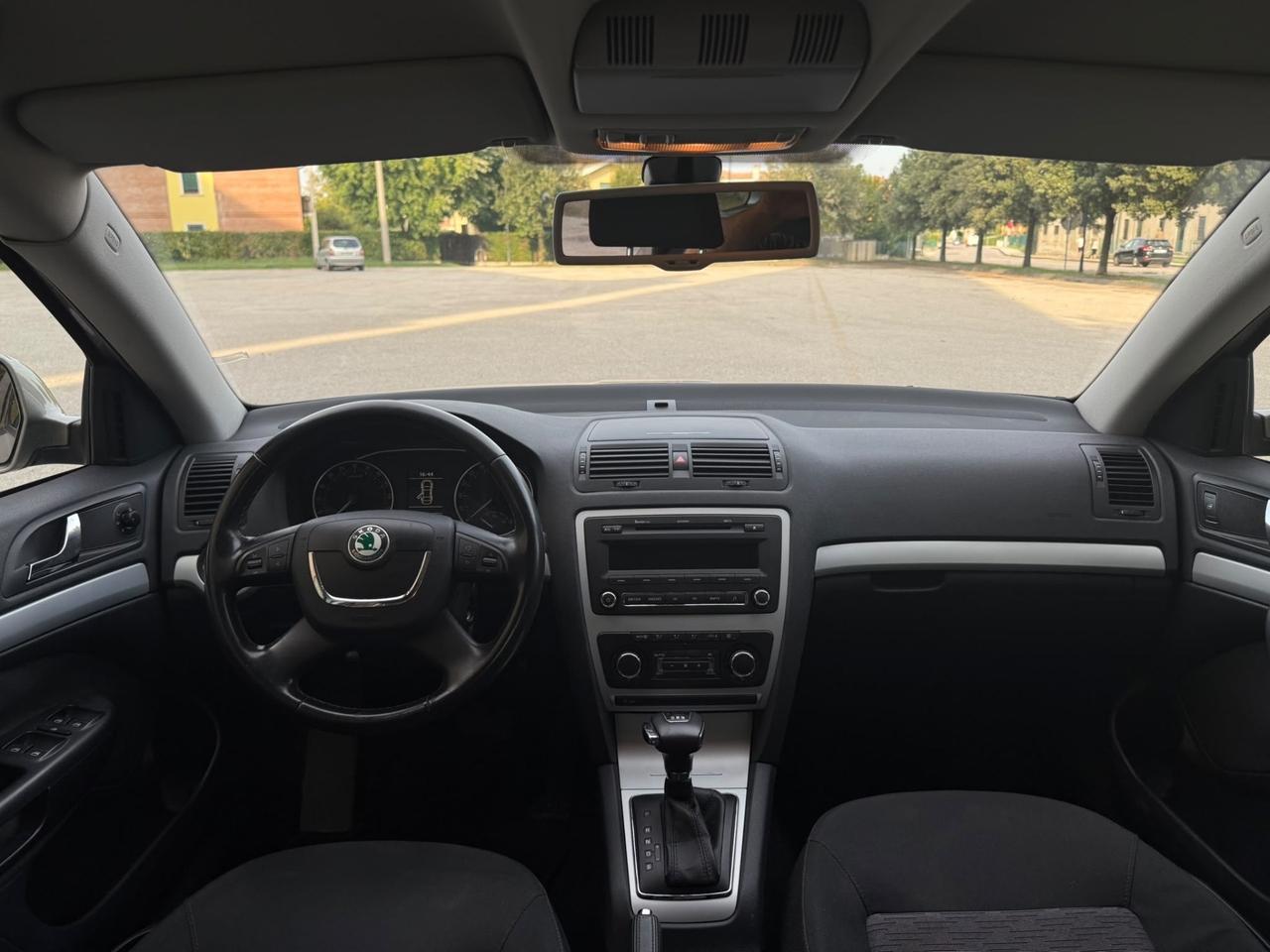 Skoda Octavia 1.6 TDI CR F.AP. DSG Wagon Elegance