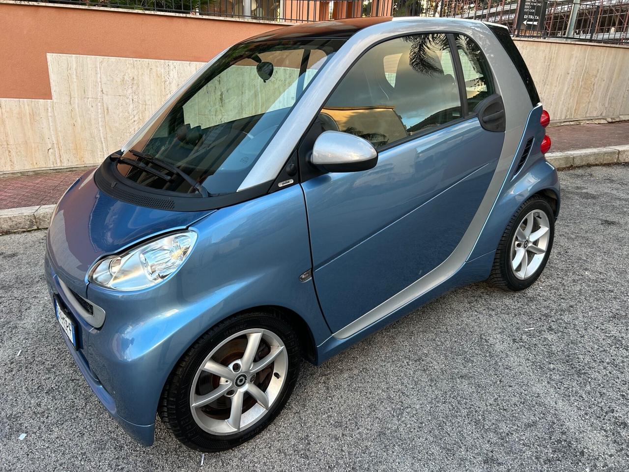 Smart ForTwo 1.0 ideale per neopatentati