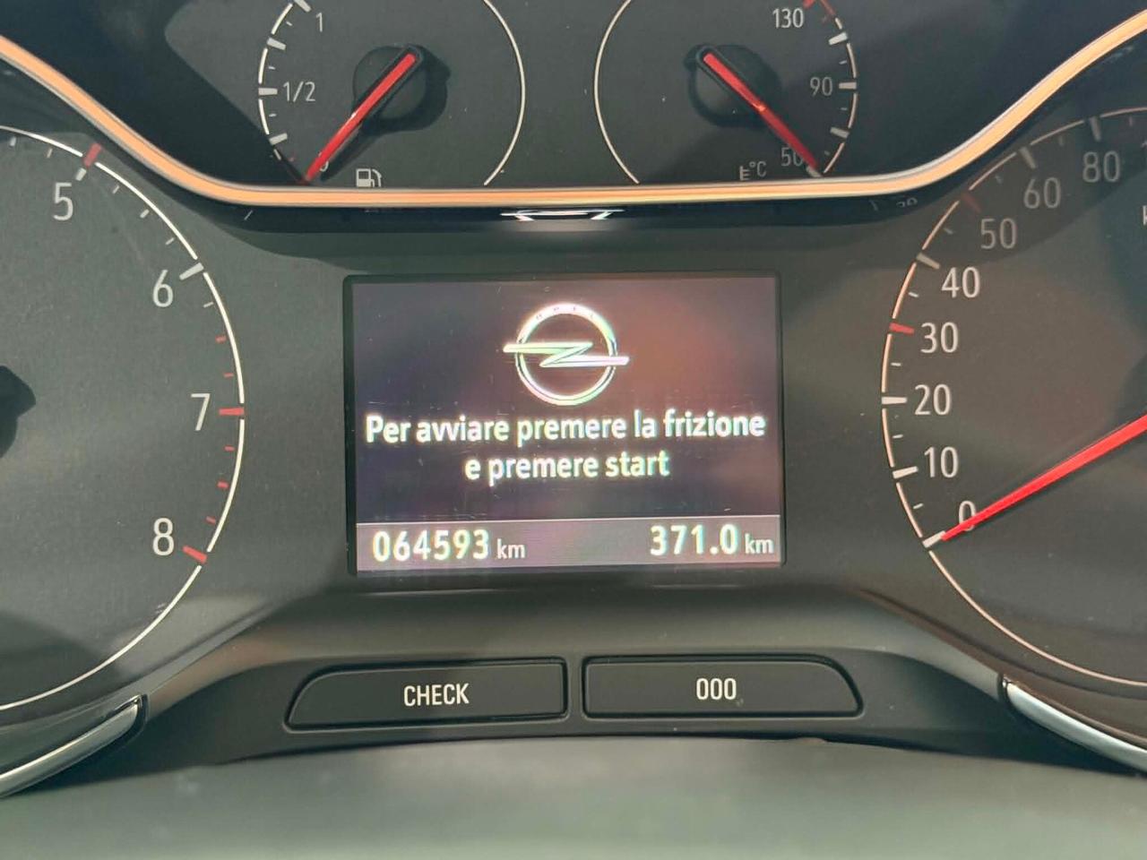 Opel Crossland X 1.5 ECOTEC D Ultimate SOLO 65.000KM