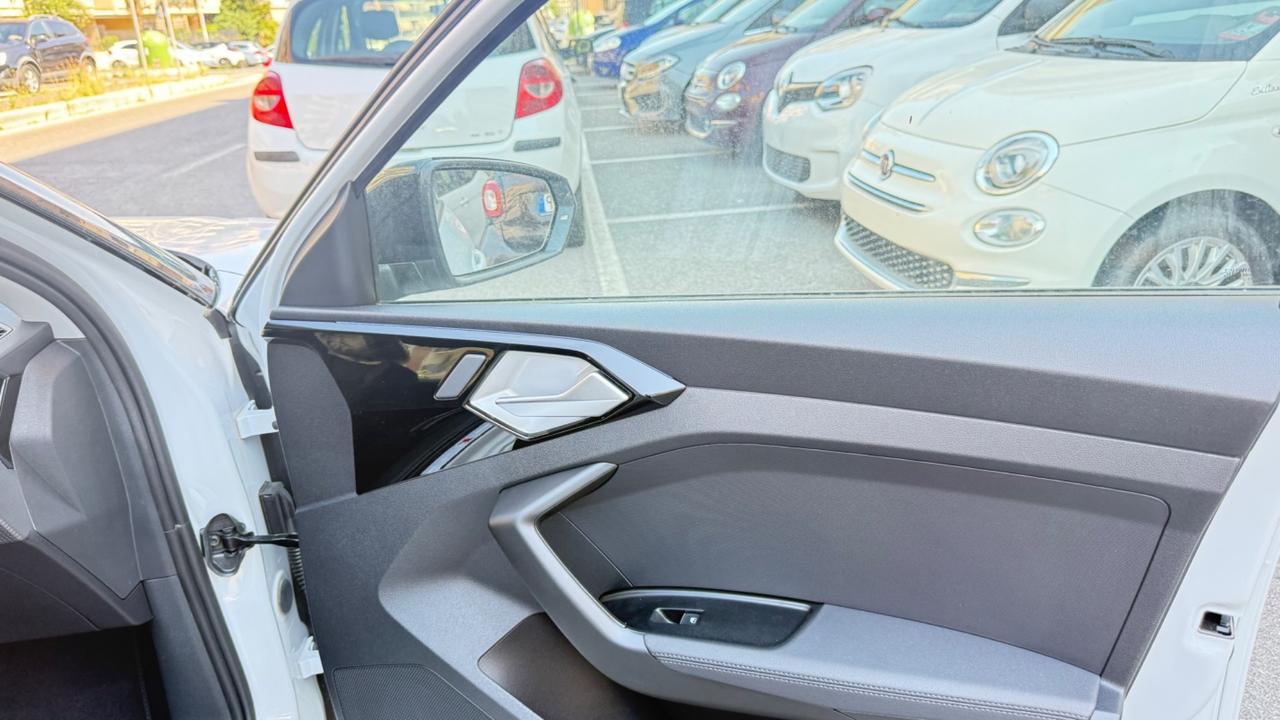 Audi A1 SPB 30 TFSI S tronic line edition LED NAVI KAMERA COCKPIT PDC BLUETOOTH CERCHI 17
