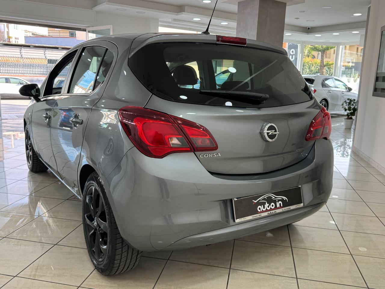 Opel Corsa 1.4 75cv 5 porte Black Edition