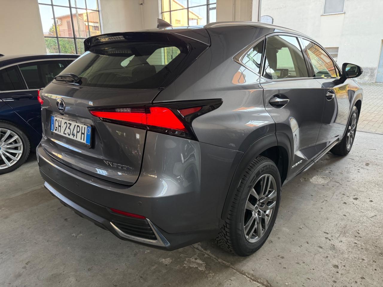 Lexus NX 300h Hybrid Business