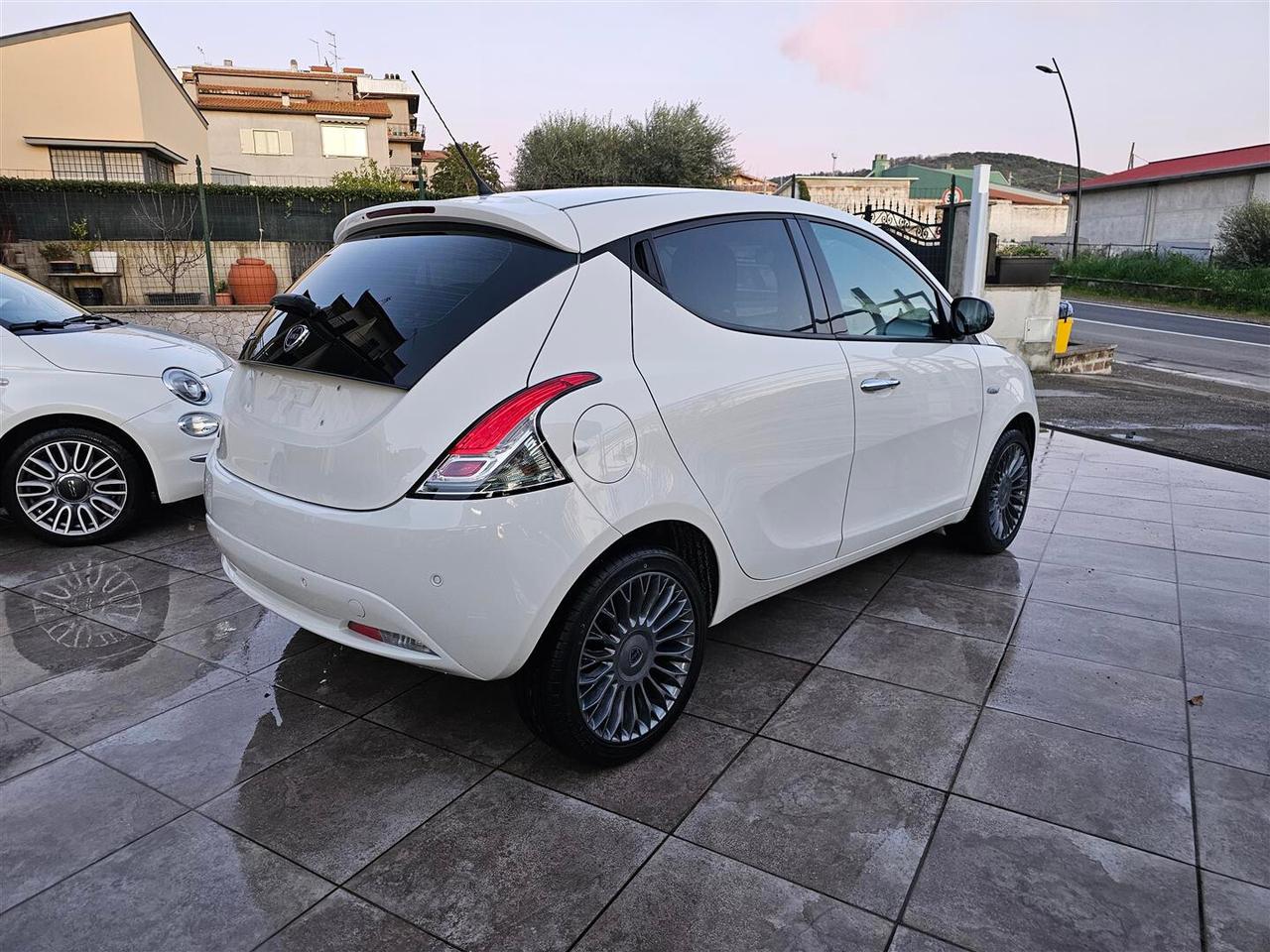 Lancia Ypsilon 1.2 69cv Start& Stop Gold Fatturabile Iva Esposta