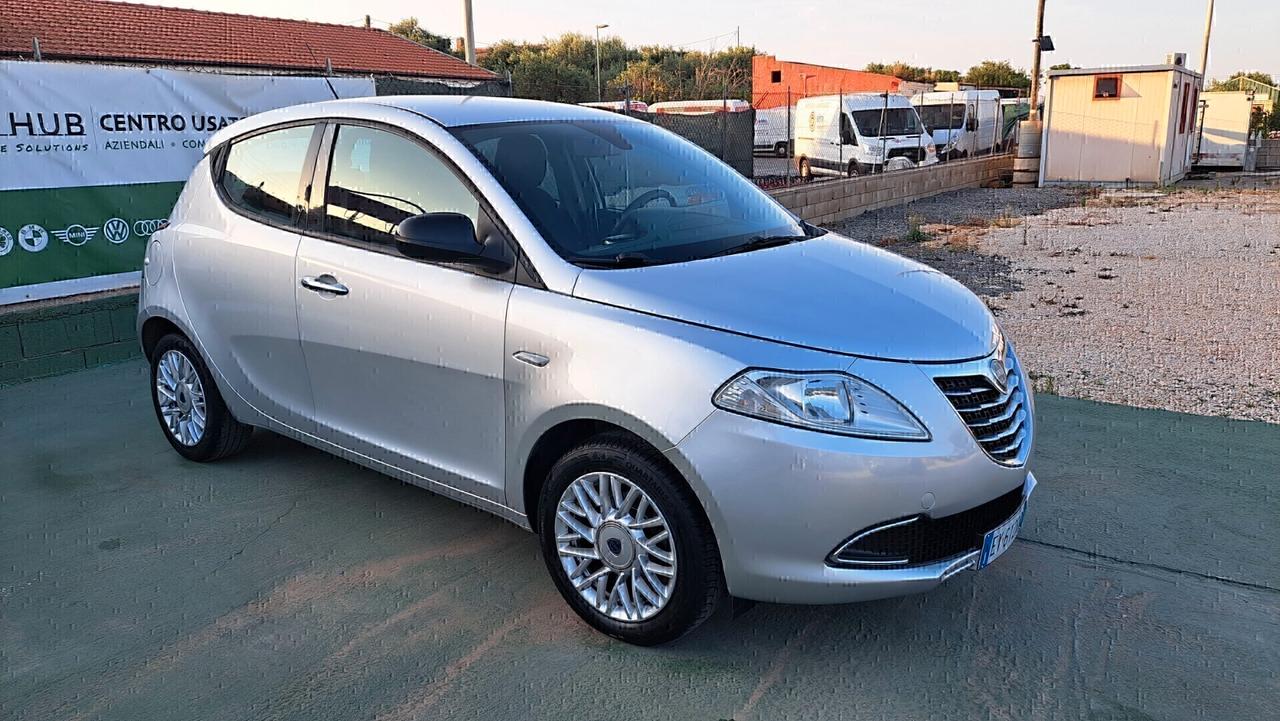Lancia Ypsilon 1.2 69 CV 5 porte Gold