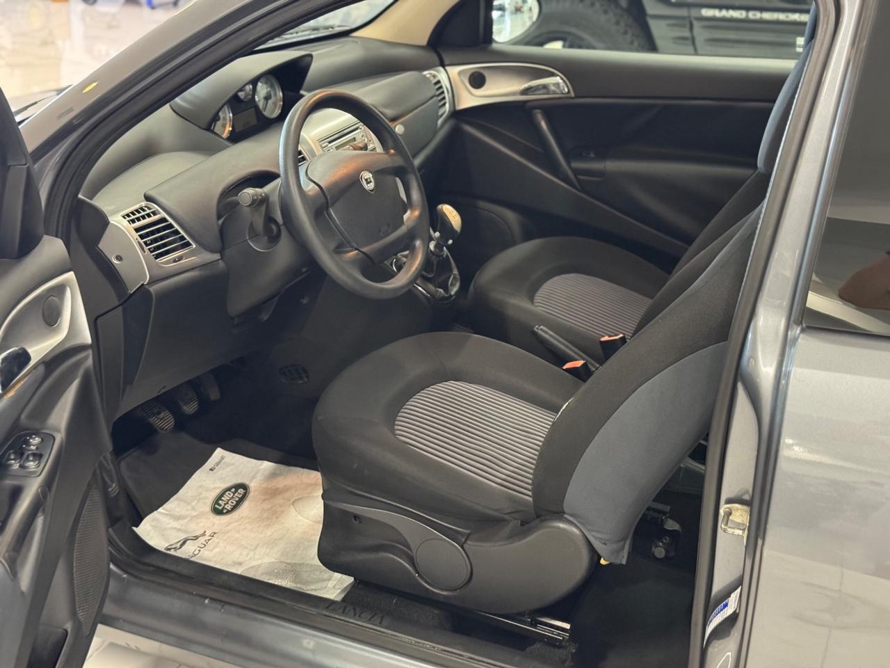 Lancia Ypsilon 1.2 Neopatentati