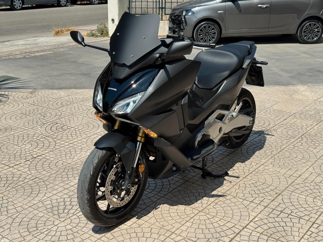 HONDA FORZA 750
