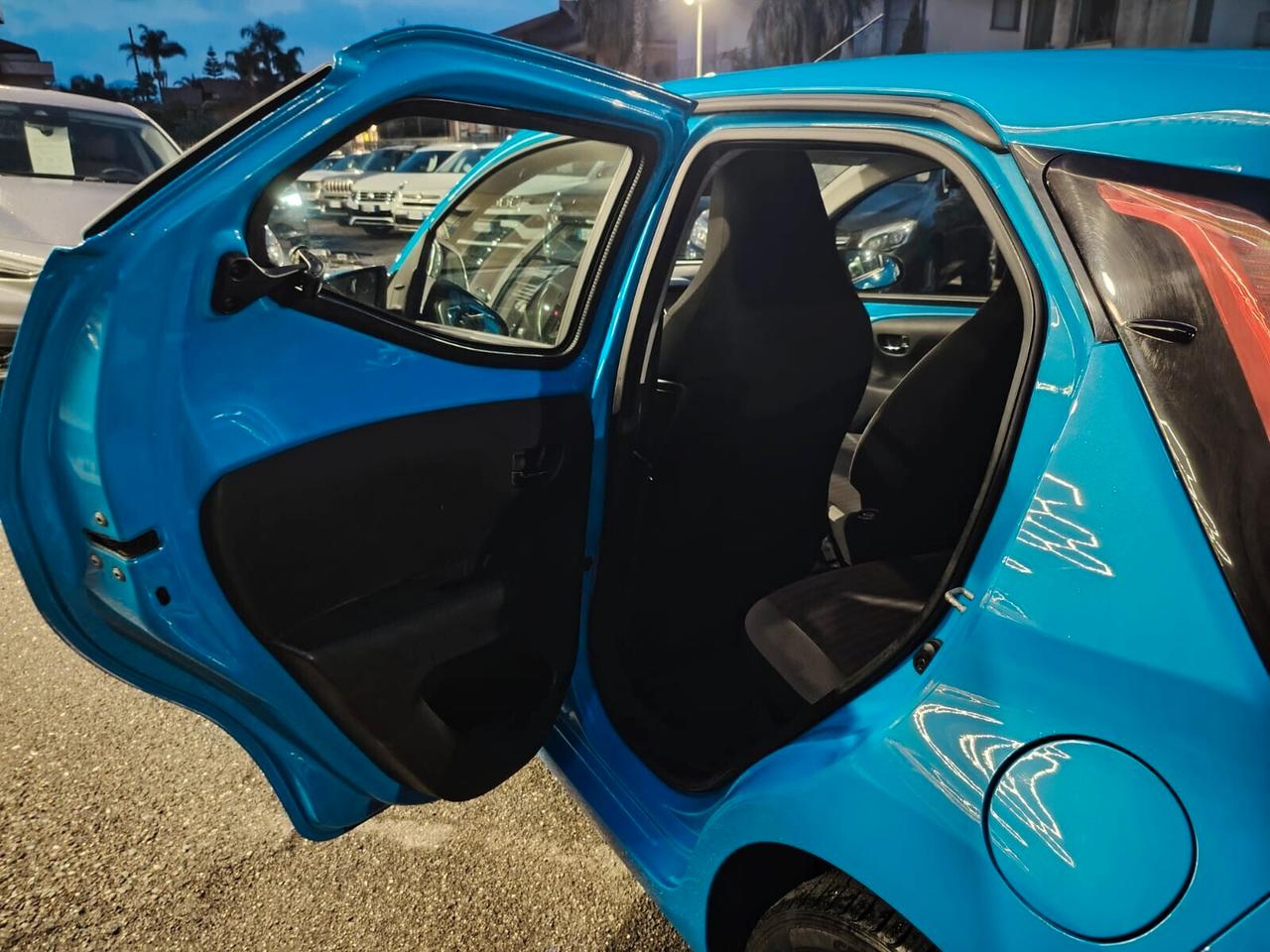 Toyota Aygo Connect 1.0 VVT-i 72 CV 5 porte