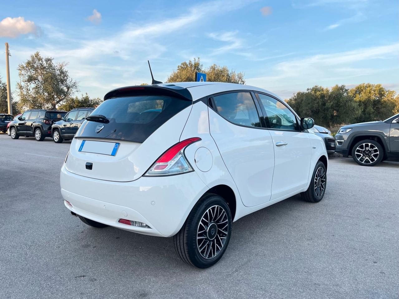 Lancia Ypsilon 1.0 FireFly 5 porte S&S Hybrid Platino Km0