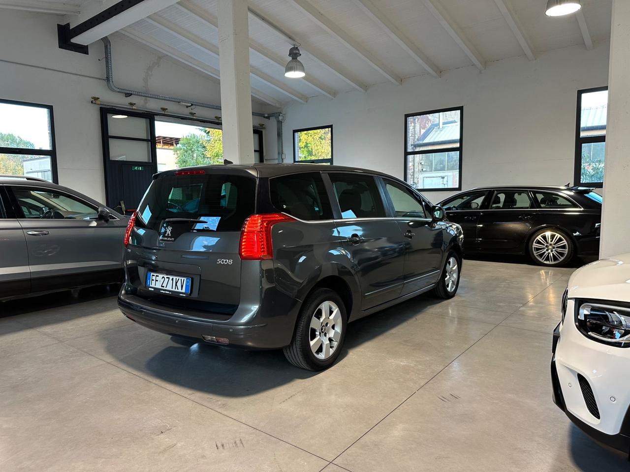 Peugeot 5008 BlueHDi 120 S&S Allure