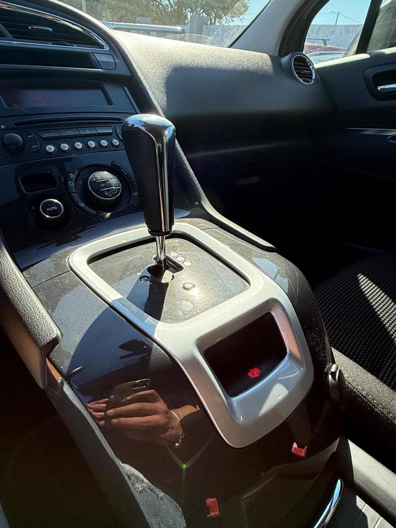 Peugeot 5008 1.6 gancio traino 7 posti