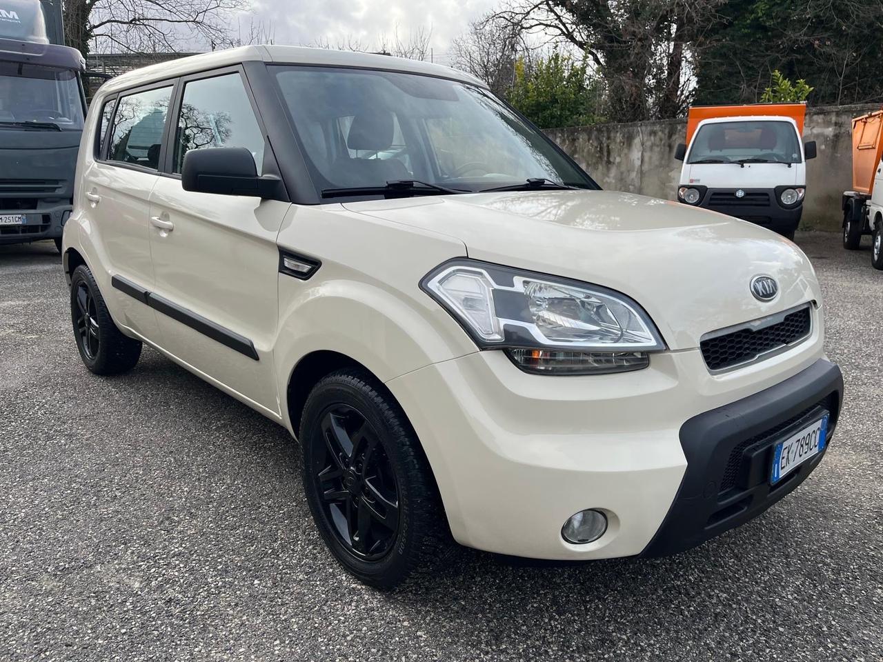 Kia soul -1.6 crdi -full-km 85000-2011