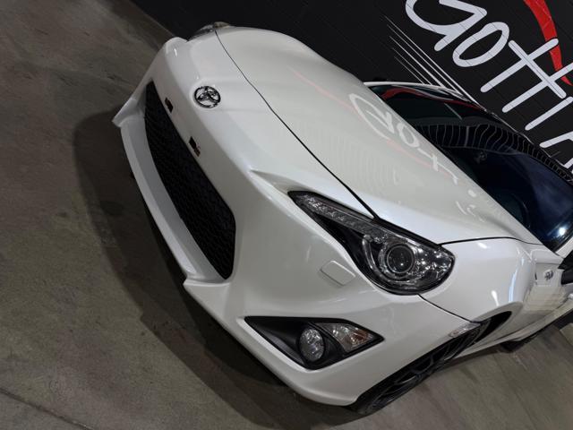 TOYOTA GT86 2.0 PERLA WHITE CERCHI IN SEDE