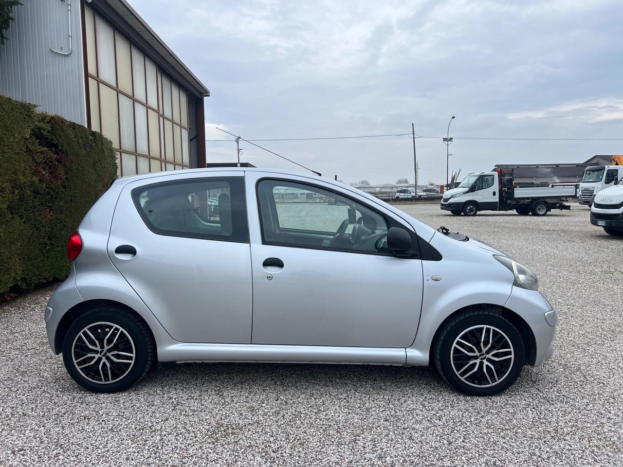Toyota Aygo 1.0 12V VVT-i 5 porte Now