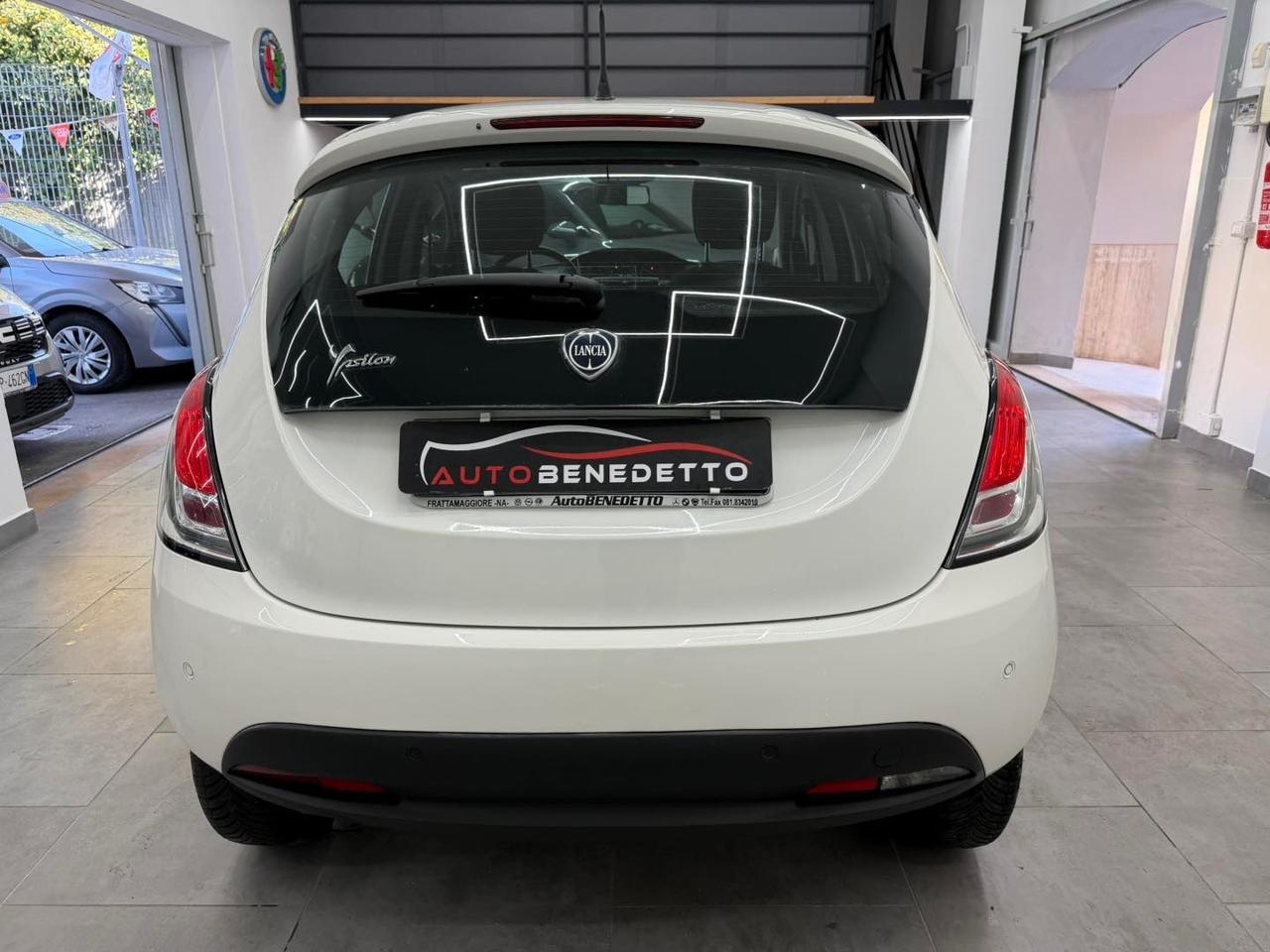 Lancia Ypsilon 0.9 TwinAir 85 CV Ecochic Gold 2015