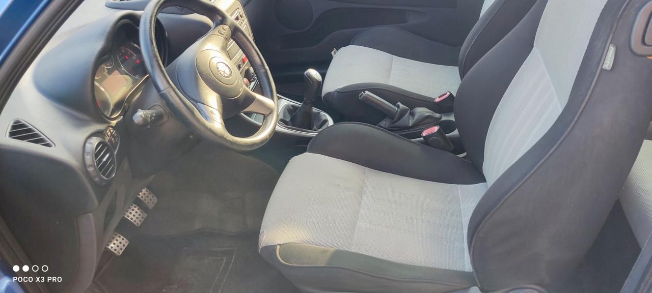 Alfa Romeo 147 1.6 16V TS (105) 3 porte Black Line