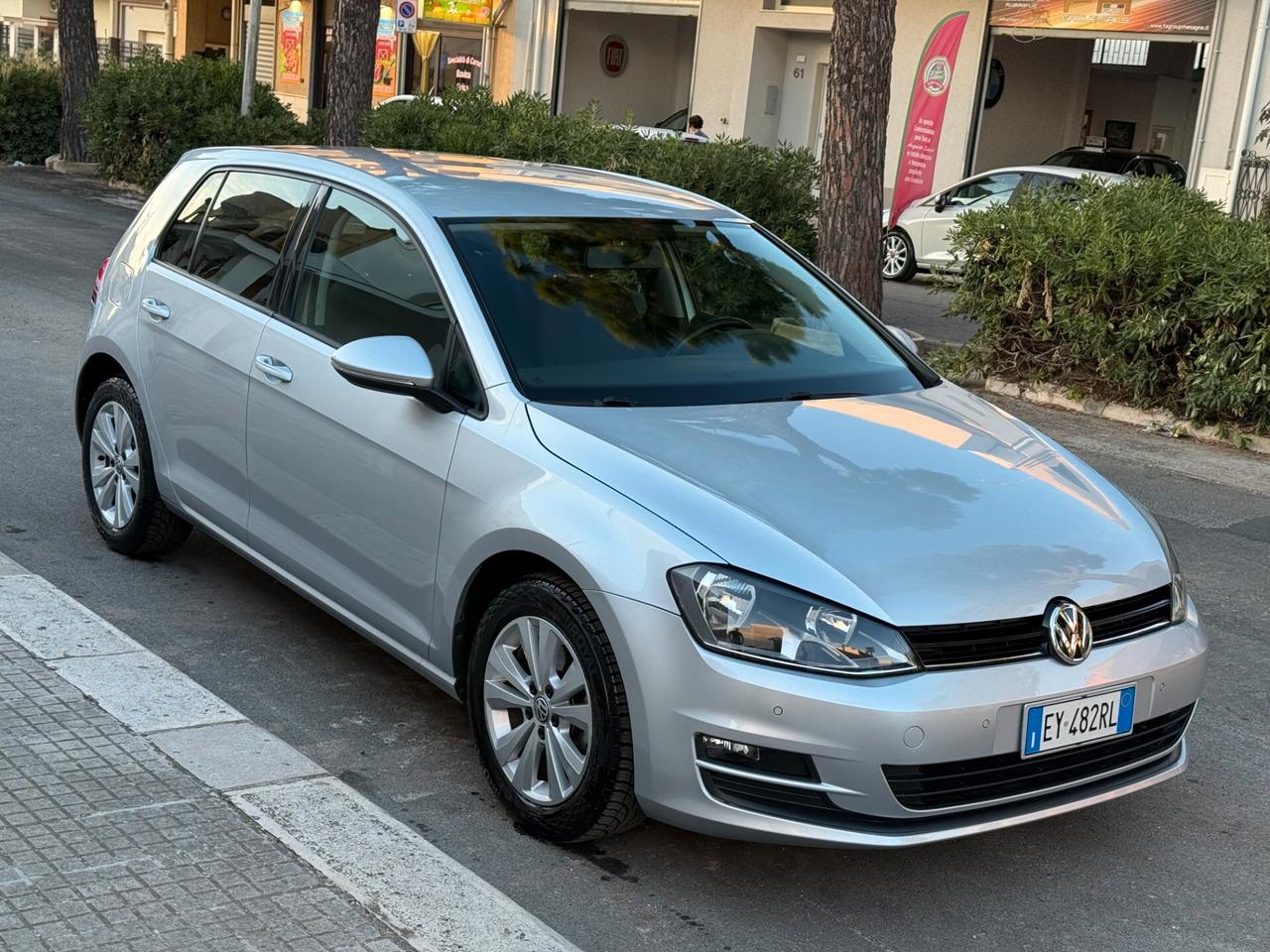 Volkswagen Golf 1.6 TDI 5P Comfortline BM Tech 2015